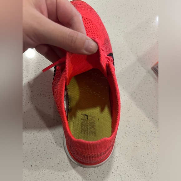 Nike Free 4.0 Flyknit Neon Pink sneakers - Picture 3 of 3